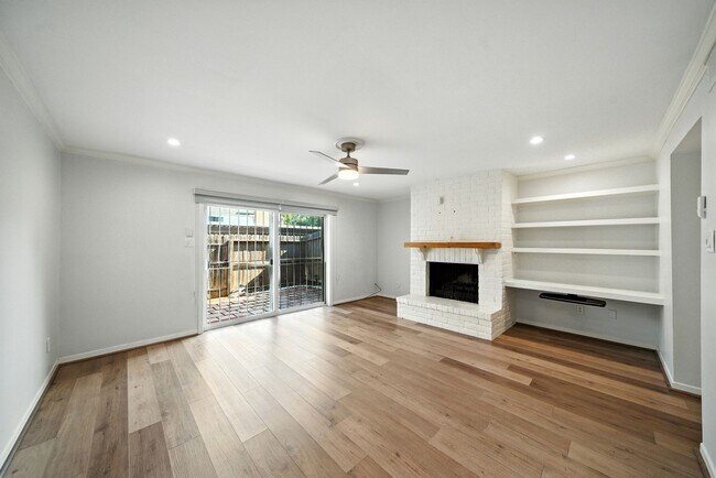 Foto del edificio - 10333 Longmont Dr