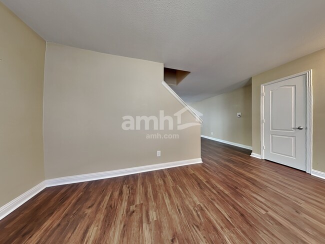 Foto del edificio - 853 Colonial Way