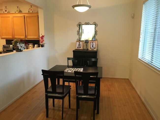 Dining - 3877 Jasmine Cir