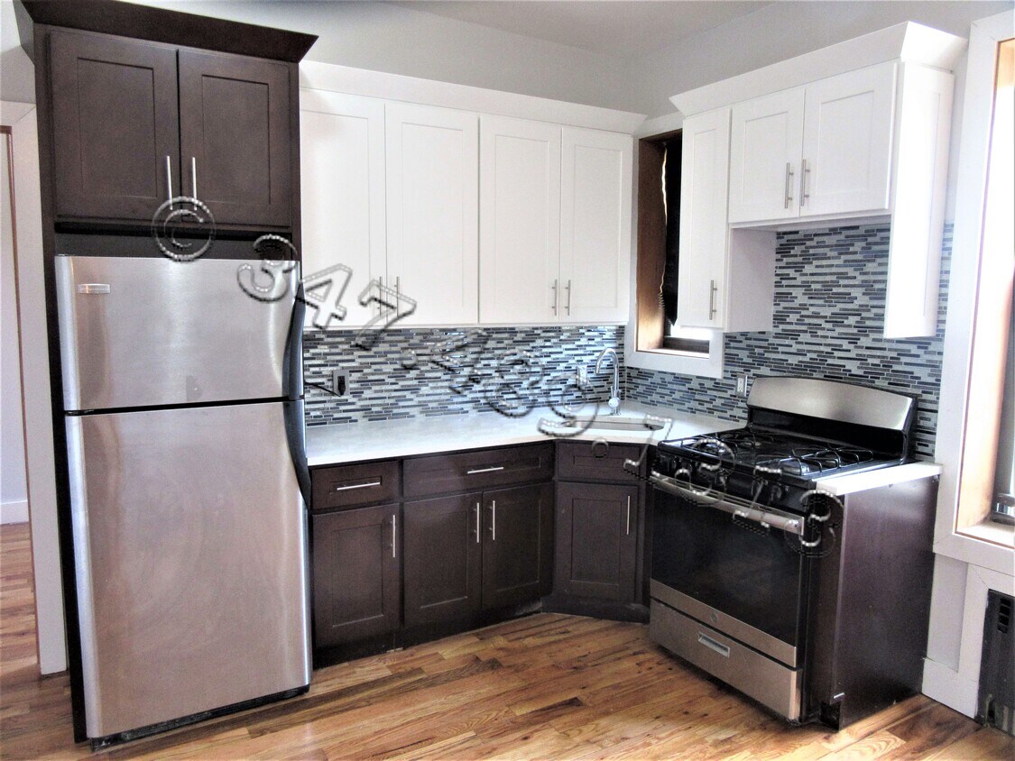 Primary Photo - 1140 St Johns Pl
