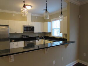 Building Photo - 347 Landing Dr