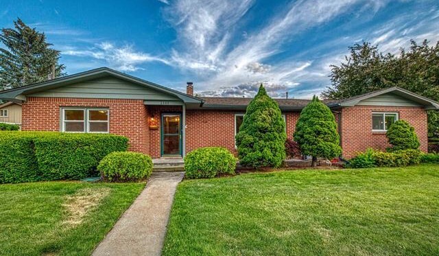 Front - 2040 W Pandora Dr