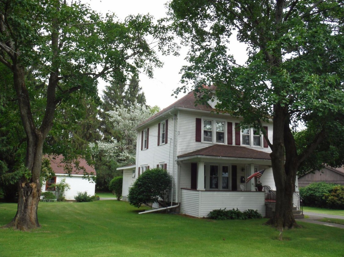 Primary Photo - 22 Lonergan Ave