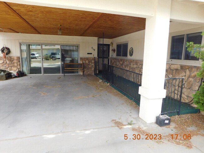 Foto del edificio - 419 W Jean Ave