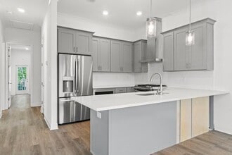 Building Photo - 212 Kara Lake Dr