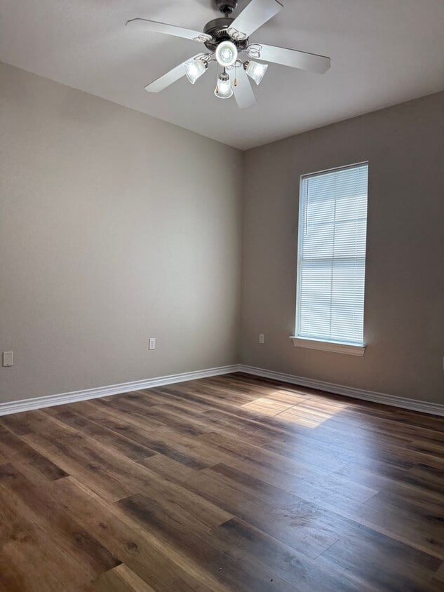 Foto del edificio - 41206 Colonial Dr