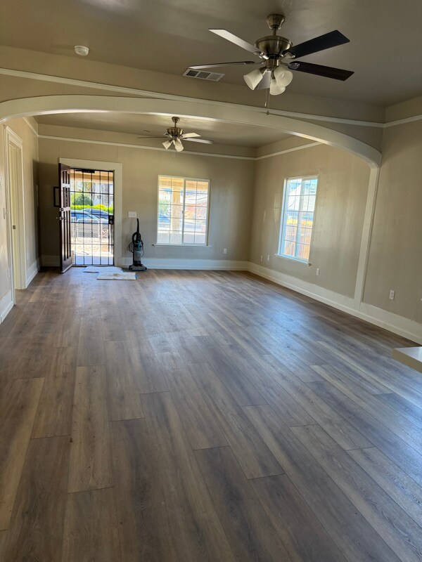 Foto del edificio - 418 N Elmwood Ave