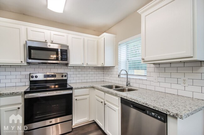 Foto del edificio - 126 Kellyn Oaks Dr