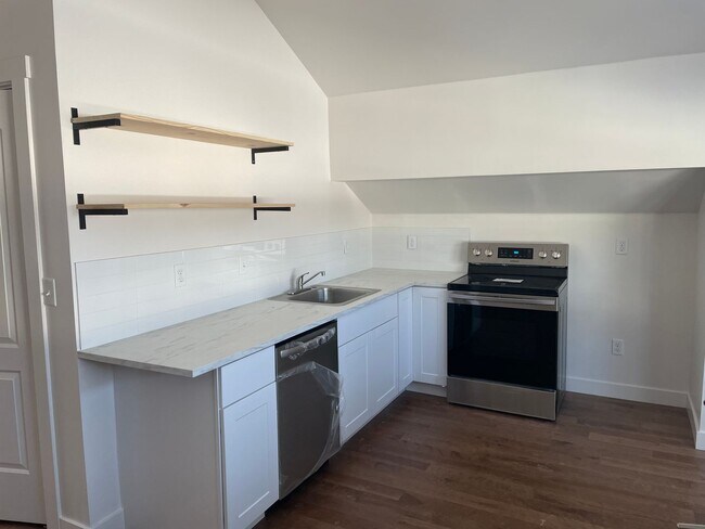 Foto del edificio - ADU blocks from Tennyson St! Available February 1st!