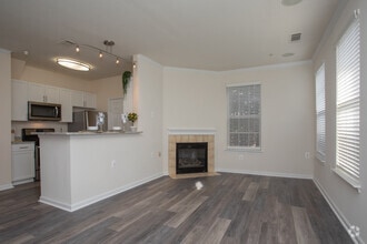 1BR, 1BA - 806 SF - Broadlands Apartments
