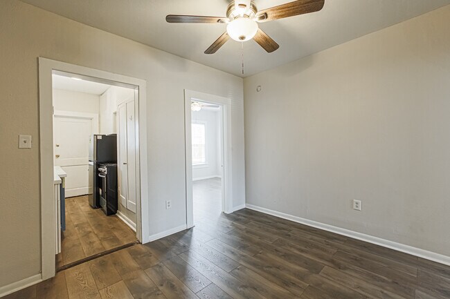 Foto del edificio - 907 W Gray St