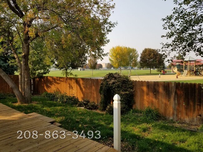 Foto del edificio - 2386 E Three Bars Dr