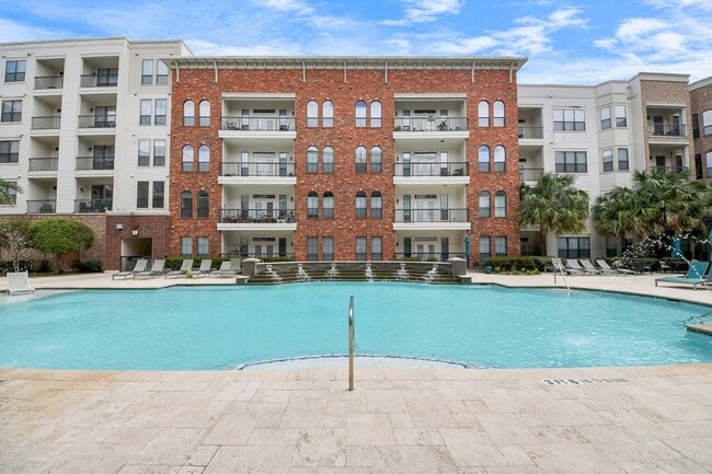 Building Photo - 6363 San Felipe St