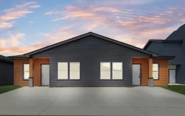 Building Photo - 4984 Alexa Rd