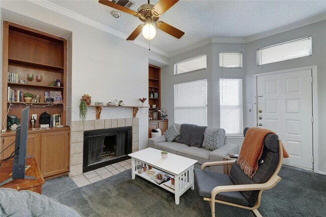 Building Photo - 2802 Nueces St
