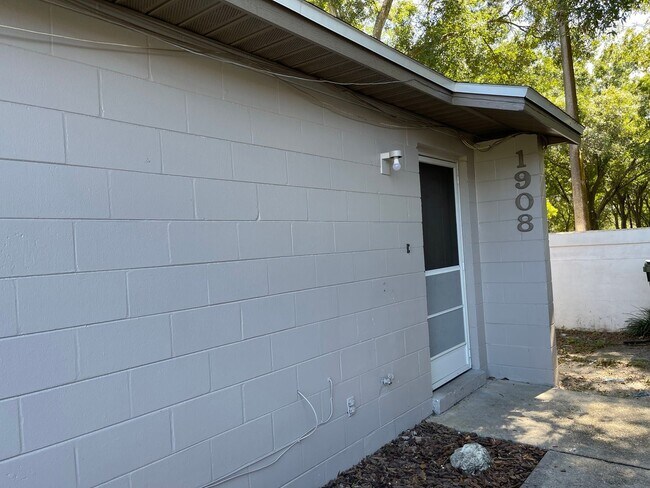 Building Photo - 2 br, 2 bath House - 1908 Crystal Grove Dr
