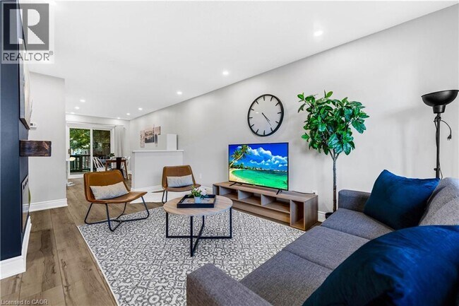 Building Photo - 2258 Manchester Dr