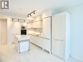 Building Photo - 180 E 2nd Ave