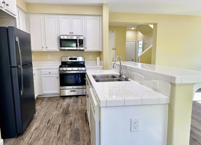 Foto del edificio - Newly Remodeled 3-Bed Home in Lathrop