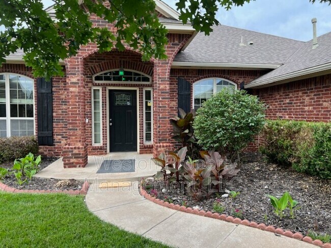 Foto del edificio - 19136 Cottonwood Ct