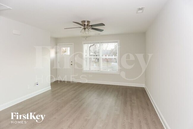 Foto del edificio - 323 Melrose Dr SW