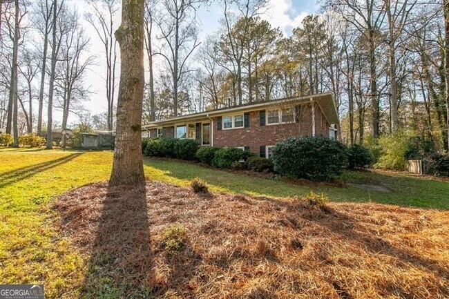 Foto del edificio - 2805 Pine Hill Dr