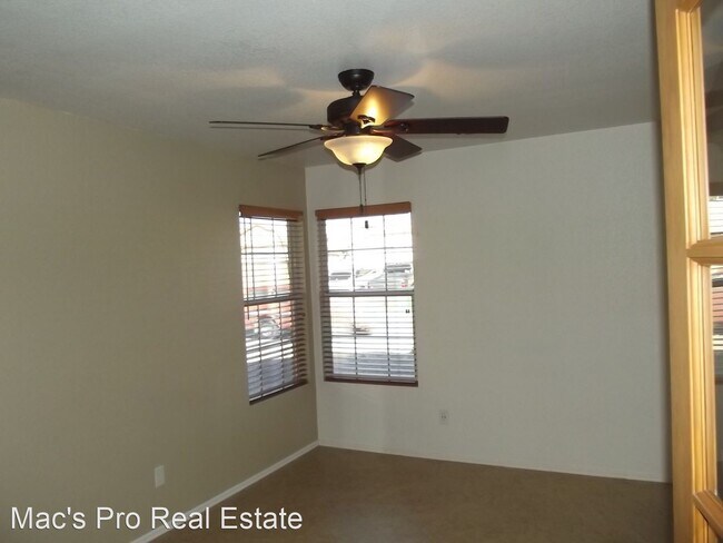 Foto del edificio - 3 br, 2 bath House - 4469 W. Holly Berry Way