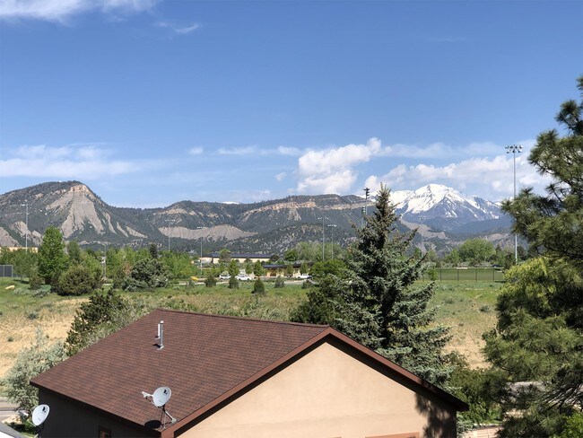 Foto del edificio - 123 Cedar Ridge Way