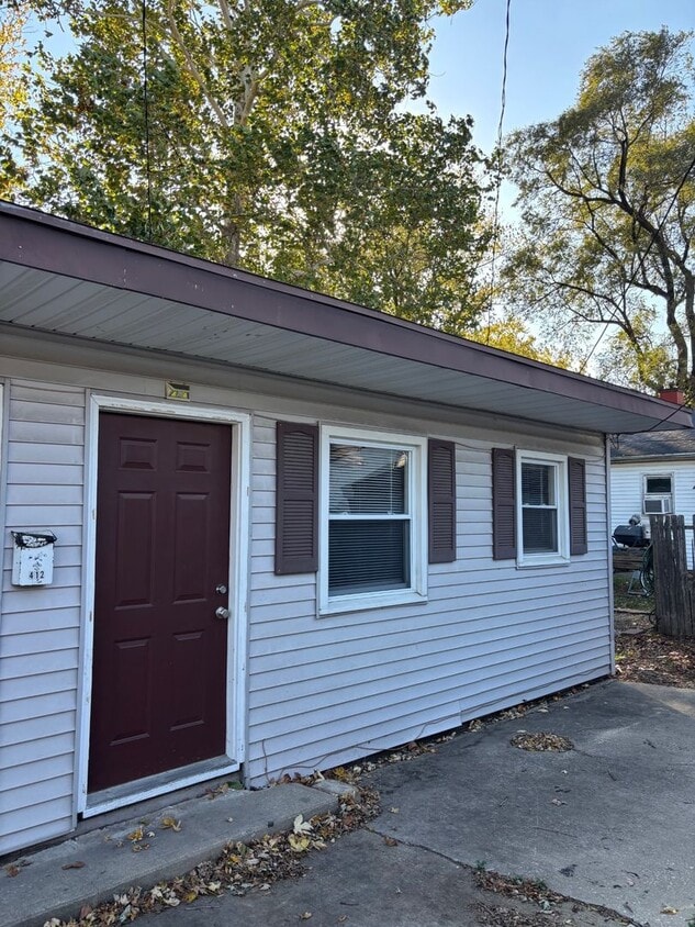 Primary Photo - 412 E Letchworth Ave