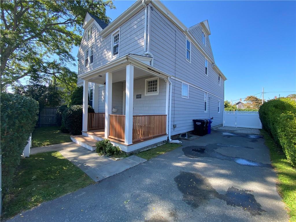 Primary Photo - 8 Morton Ave