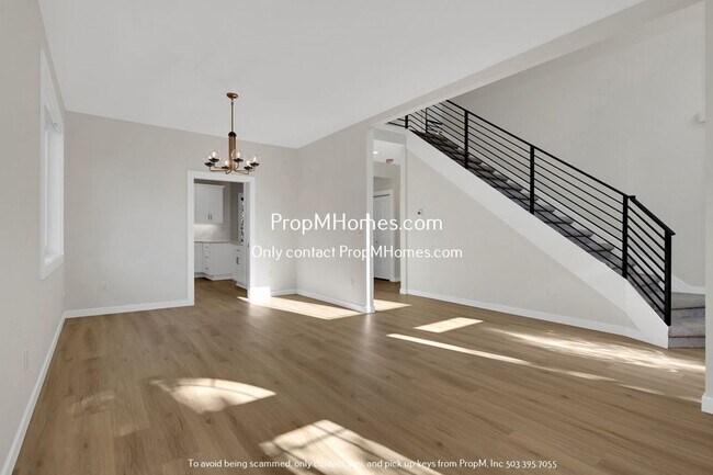 Building Photo - Updated Luxury Four Bedroom Home In Oregon...