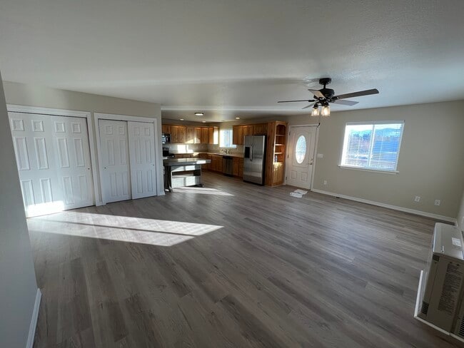 Building Photo - 288 Doran Ln