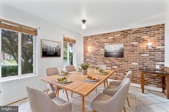 Building Photo - 9652 Marston Ln