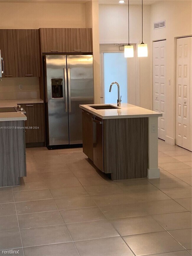 Foto del edificio - 3 br, 2 bath House - 8301 NW 41st St # B-110