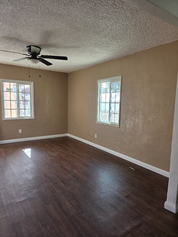 Foto del edificio - 4435 Triggs St