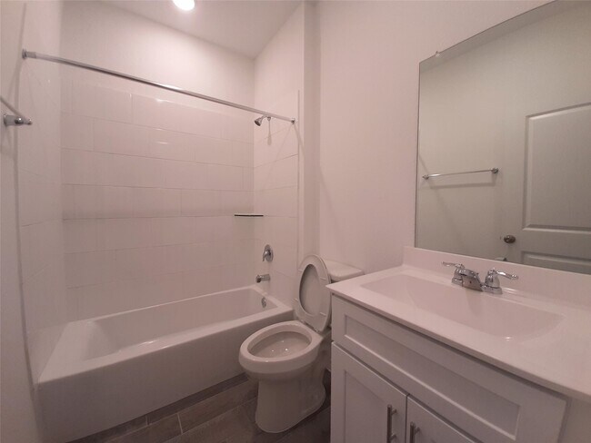 Foto del edificio - 16026 Tangled Vine Ln