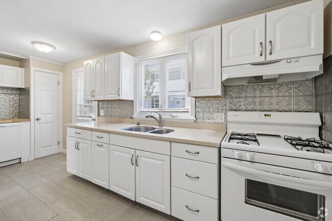 1 dormitorio, 1 baño - 93 metros cuadrados - Cocina - 1160-1164 Whitney Ave