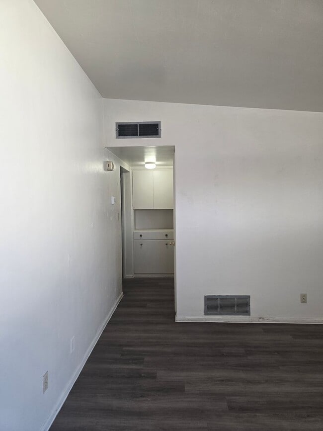 Foto del edificio - 3501 E 3rd St