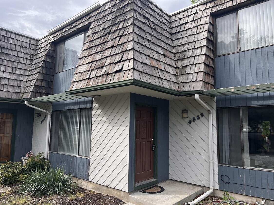 Foto principal - 4829 S Chinook Ave