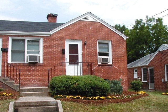 Adorable 1 Bedroom Apt / 1 Block to Duke! - Adorable 1 Bedroom Apt / 1 Block to Duke!