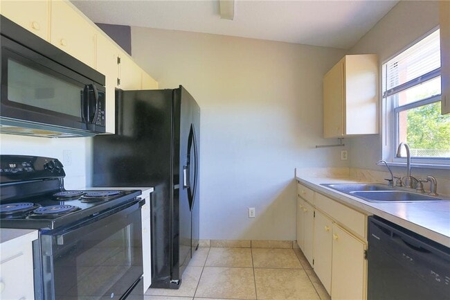 Building Photo - 111 Briarcliff Dr