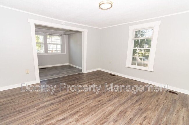 Building Photo - 2700 N Orchard Knob Ave