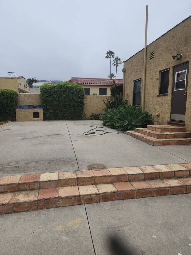 Foto del edificio - Showing On Tuesday 12/12/23 3:30PM-4:00PM