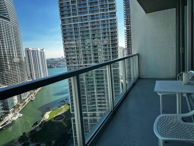 Foto del edificio - 500 Brickell Ave