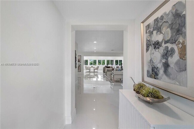 Building Photo - 224 E Acre Dr