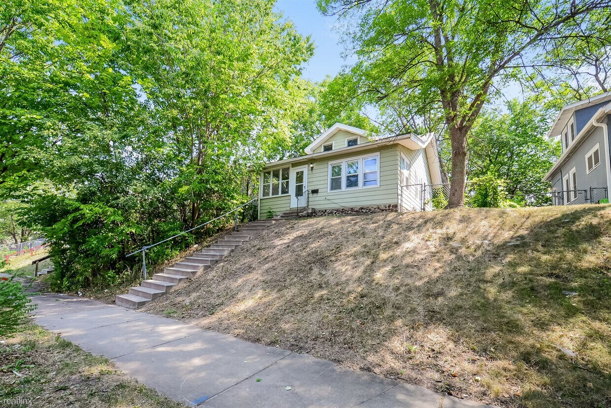 Primary Photo - 2 br, 1 bath House - 3022 HUMBOLDT AVE N