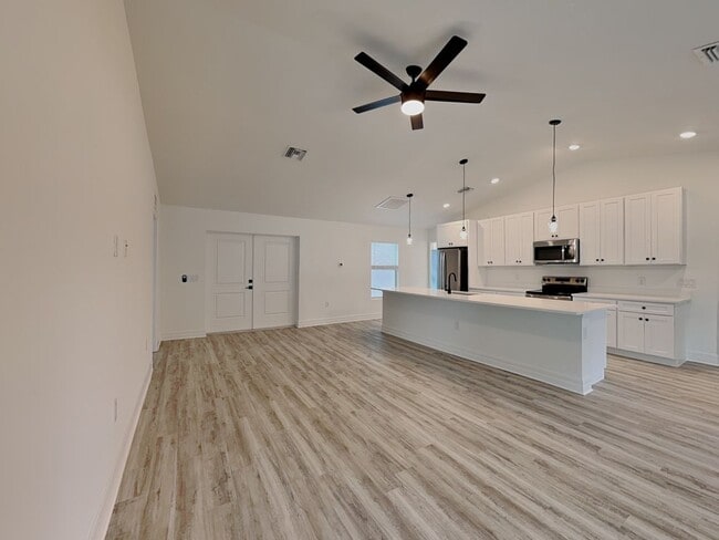 Foto del edificio - 4010 NE 23rd Pl