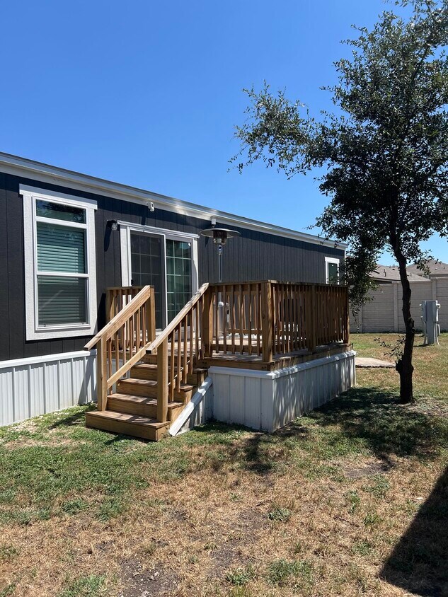Foto principal - 7500 Paradise Rd