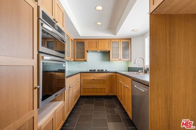 Foto del edificio - 225 S Lucia Ave