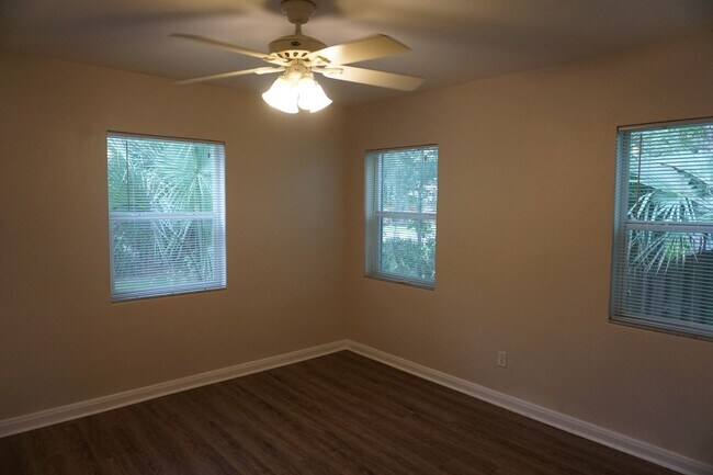 Foto del edificio - Beautiful 3 Bedroom House Behind Midtown